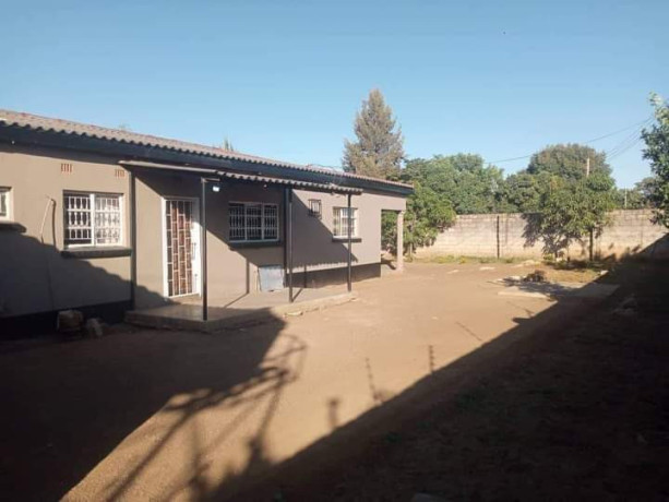 5-bedroom-flat-for-sale-in-chalala-big-0