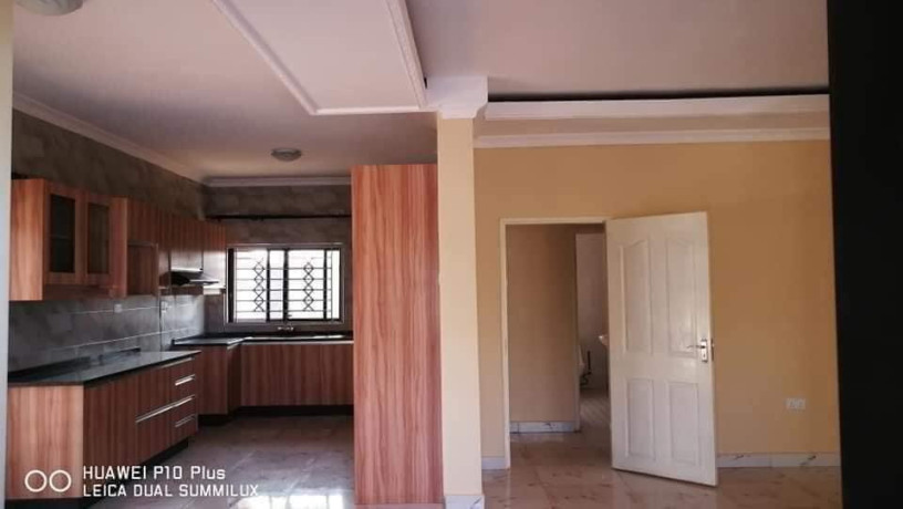 2-bedroom-flat-for-rent-in-chalala-big-6