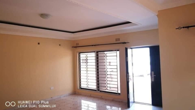 2-bedroom-flat-for-rent-in-chalala-big-5