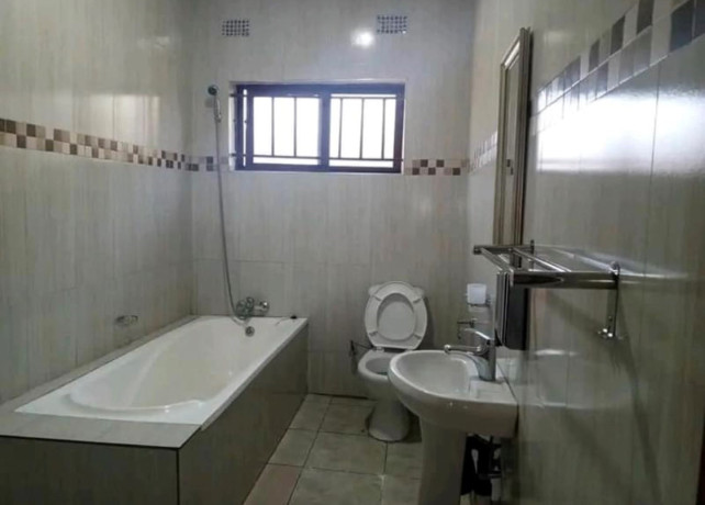 3-bedroom-flat-for-rent-in-chalala-big-3