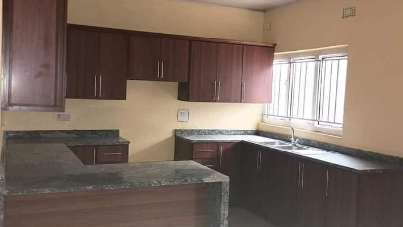 3-bedroom-flat-for-rent-in-chalala-big-5