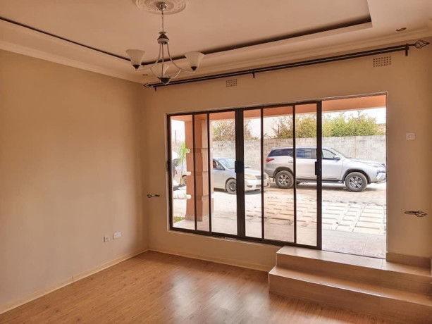 2-bedroom-flat-for-rent-in-chalala-big-4