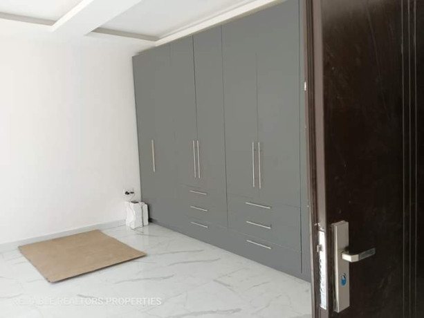 3-bedroom-flat-for-rent-in-chalala-big-4