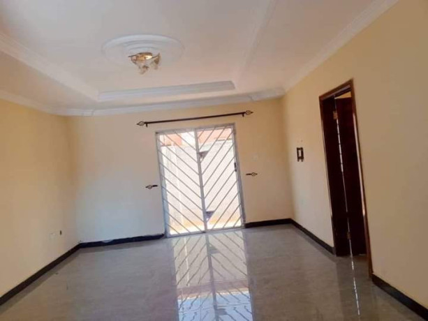 2-bedroom-flat-for-rent-in-chalala-big-2