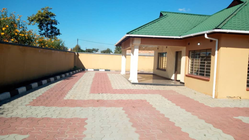 3-bedroom-house-for-rent-in-golf-estate-solwezi-big-3