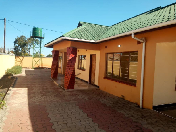 3-bedroom-house-for-rent-in-golf-estate-solwezi-big-5