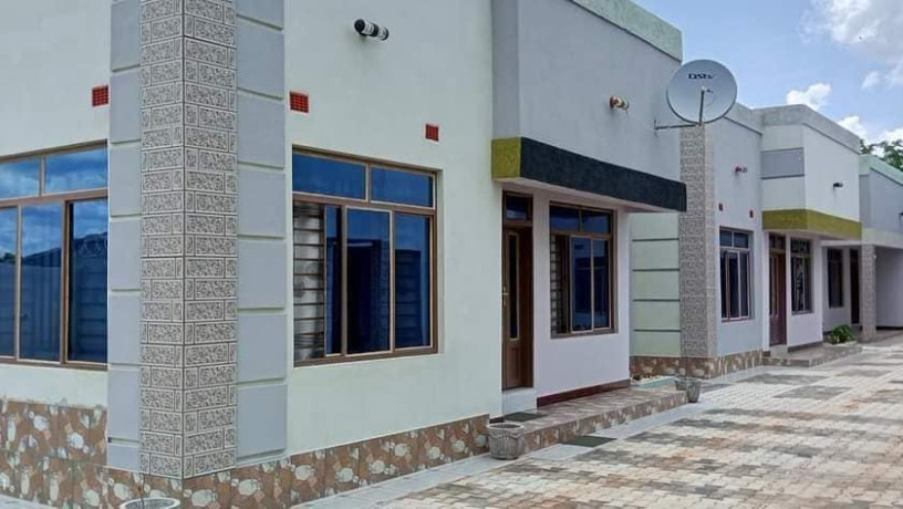 beautiful-3-bedroom-flat-for-rent-in-chalala-big-5