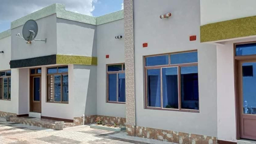 beautiful-3-bedroom-flat-for-rent-in-chalala-big-2