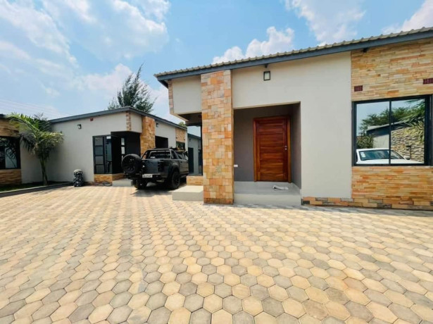 3-apartments-for-sale-in-ibex-hill-big-5