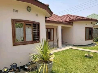 3 Bedroom House For Sale in Meanwood Chamba Valley