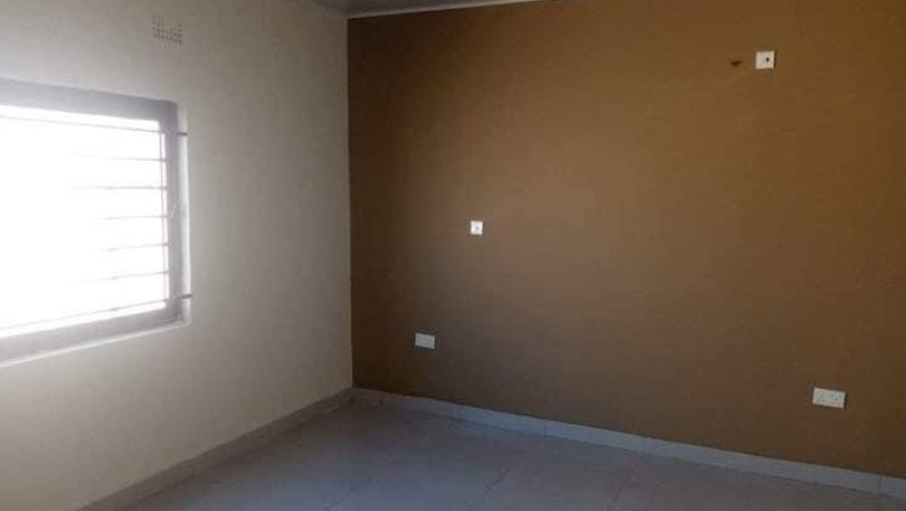 2-bedroom-flat-for-rent-in-chalala-big-5