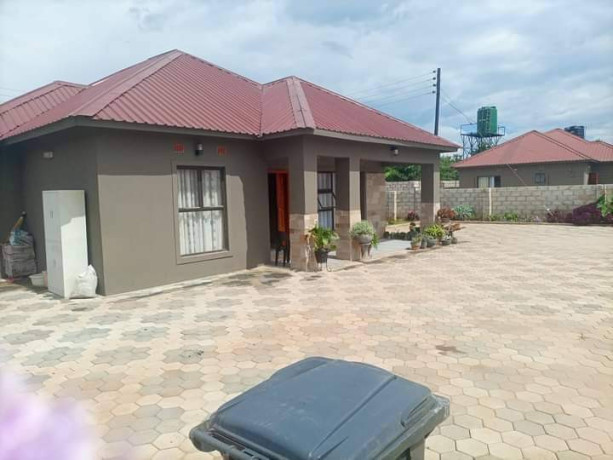 3-bedroom-house-for-sale-in-woodlands-big-5