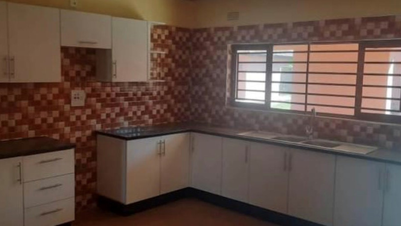 neat-and-spacious-3-bedroom-house-for-rent-in-new-kasama-big-0