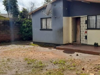 2-bedroom-house-for-sale-in-chilenje-south