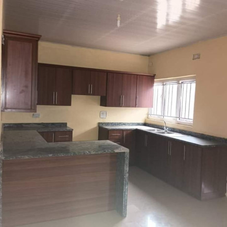 3-bedroom-flat-for-rent-in-chalala-big-9