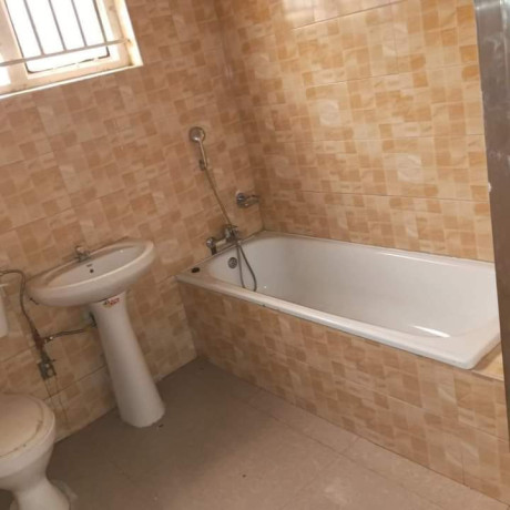 3-bedroom-flat-for-rent-in-chalala-big-5