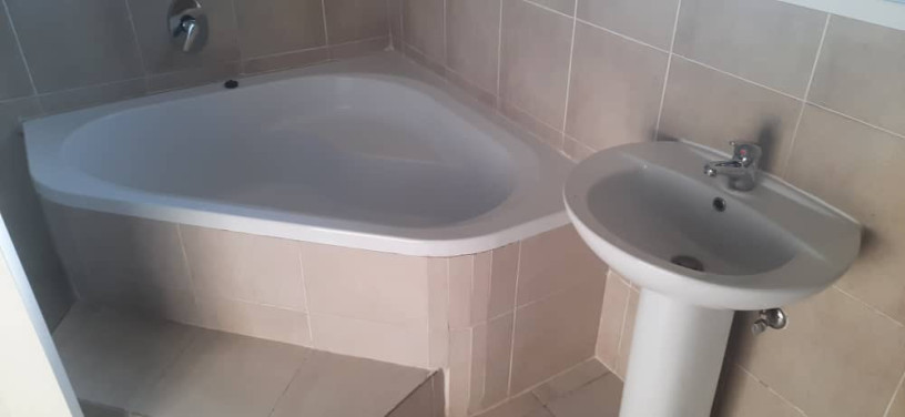 2-bedroom-house-for-rent-in-roma-park-big-7