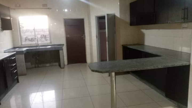 3-bedroom-flat-for-rent-in-chalala-big-6