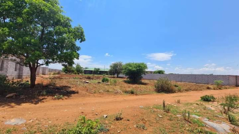 plot-for-sale-in-chalala-big-0