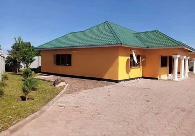 3-bedroom-flat-for-rent-in-chalala-big-0