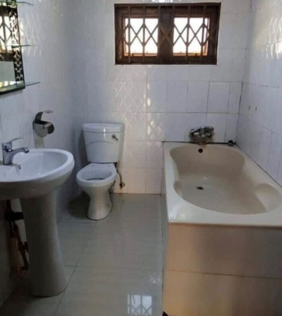 3-bedroom-flat-for-rent-in-chalala-big-7