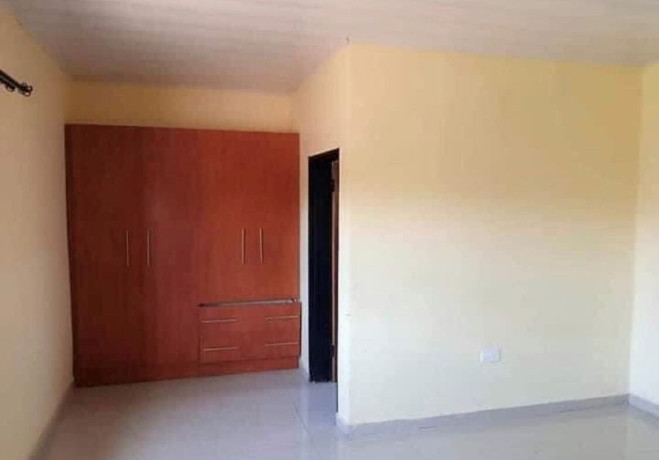 3-bedroom-flat-for-rent-in-chalala-big-8