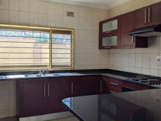 2 Bedroom Flat For Rent in Olympia