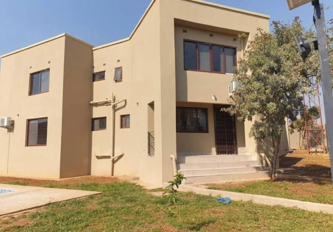 3-bedroom-house-for-sale-in-roma-big-9