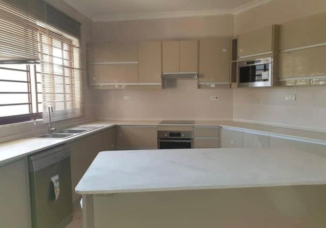 3-bedroom-house-for-sale-in-roma-big-2