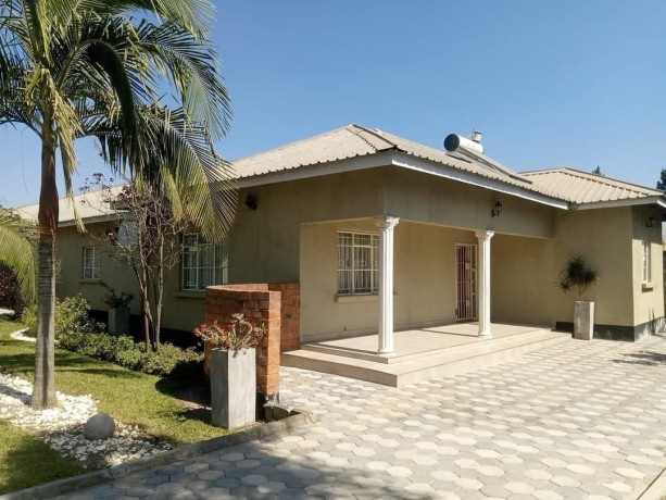 4-bedroom-flat-for-rent-in-makeni-big-0