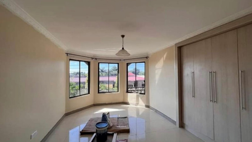 4-bedroom-house-for-rent-in-woodlands-big-3