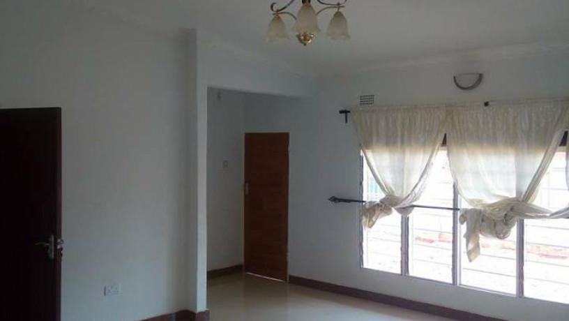 spacious-three-bedroom-flat-in-salama-park-big-7