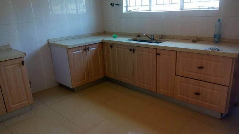 spacious-three-bedroom-flat-in-salama-park-big-6