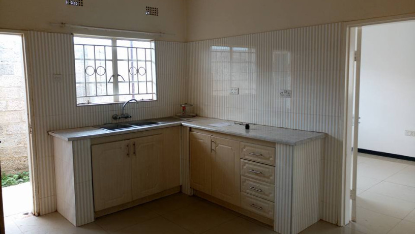 spacious-three-bedroom-flat-in-salama-park-big-1