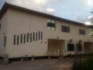 fully-furnished-4-bedroom-flat-in-rhodes-park