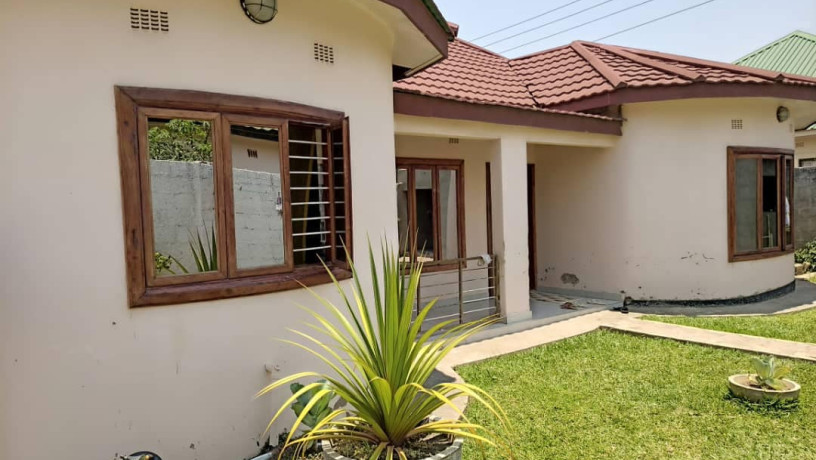 3-bedroom-house-for-sale-in-meanwood-chamba-valley-big-1