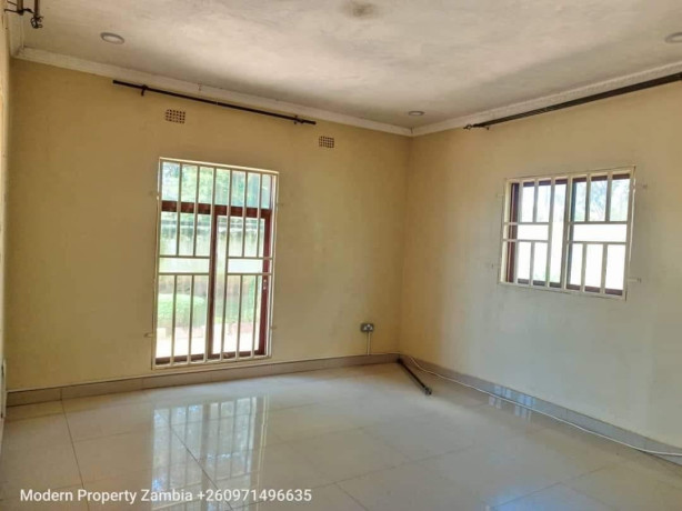 4-bedroom-house-for-sale-in-waterfalls-big-6