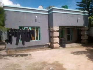 3-bedroom-stand-alone-house-for-sale-in-6-miles