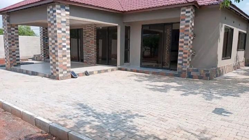 4-bedroom-house-for-sale-in-new-kasama-big-2