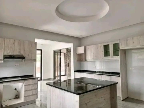 4-bedroom-house-for-sale-in-new-kasama-big-7