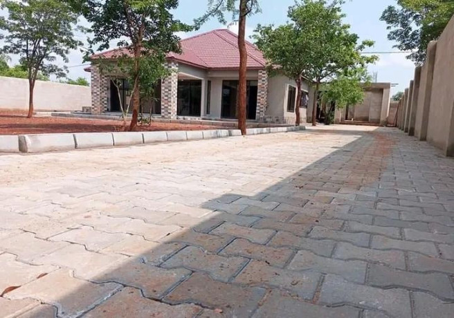 4-bedroom-house-for-sale-in-new-kasama-big-0