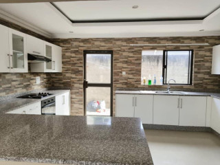 2-bedroom-flat-for-rent-in-avondale