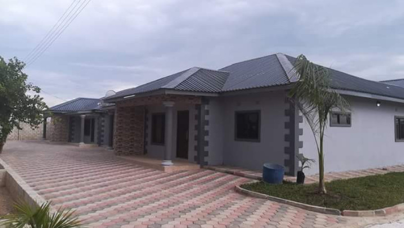 newly-built-2-bedroom-modern-flat-in-libala-south-big-6