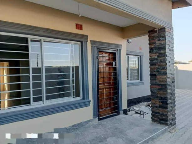 3-bedroom-flat-for-rent-in-chalala-big-2
