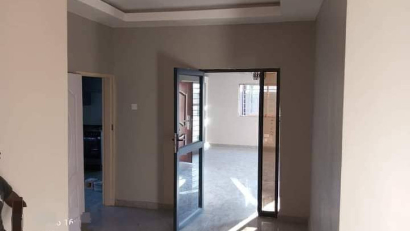 newly-built-3-bedroom-flat-for-rent-in-chalala-big-3