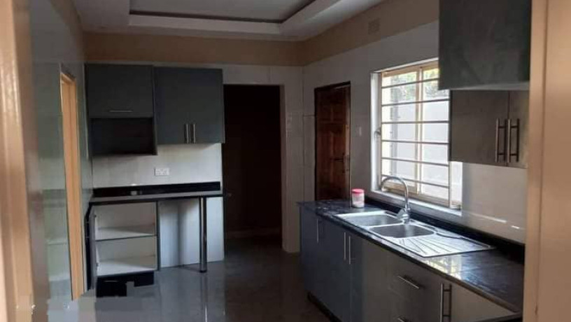 newly-built-3-bedroom-flat-for-rent-in-chalala-big-4