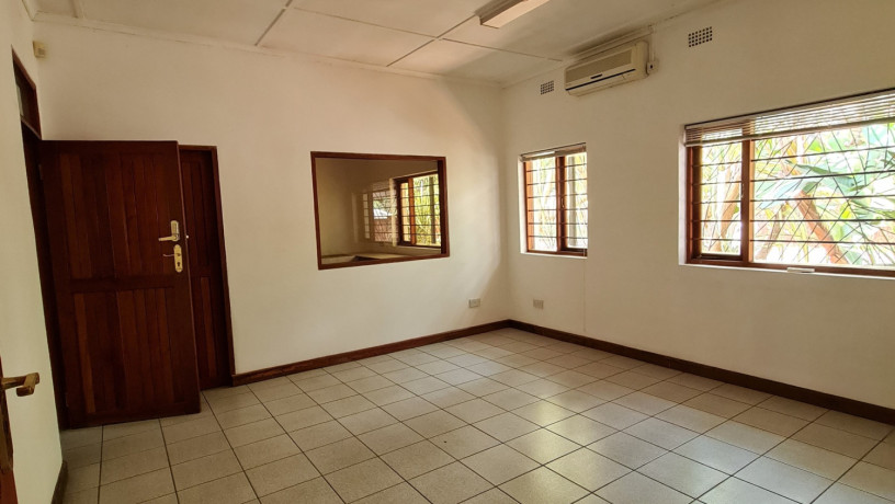 3-bedroom-house-for-sale-in-rhodespark-big-5