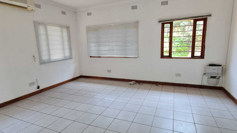 3-bedroom-house-for-sale-in-rhodespark-big-4