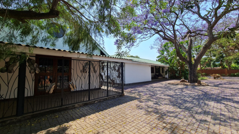 3-bedroom-house-for-sale-in-rhodespark-big-1