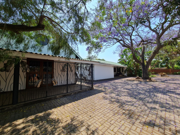 3-bedroom-house-for-sale-in-rhodespark-big-1